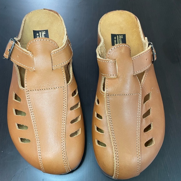 SOLD NIB Hunters Run Clogs size 9w - Picture 1 of 5